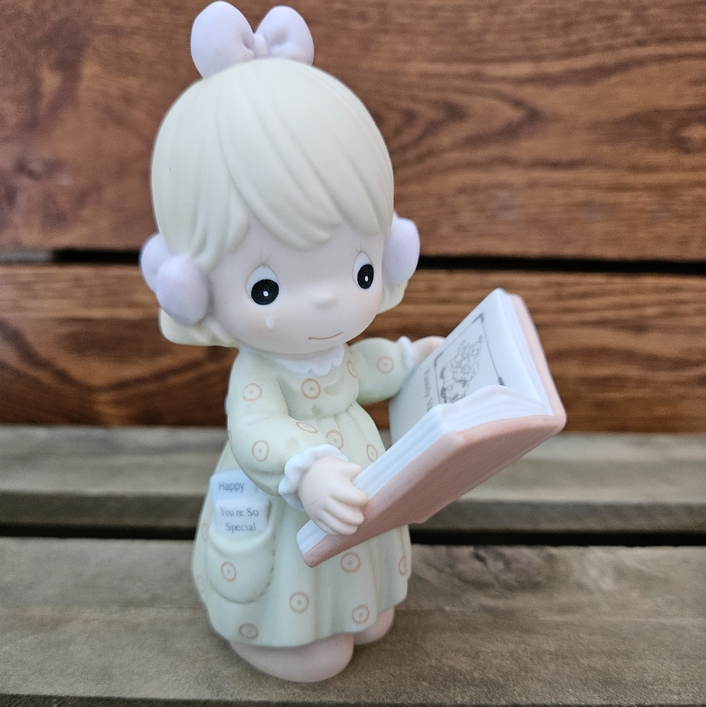 Precious Moments Figurine Our Family Statue Keepsake Mothers Day Gift